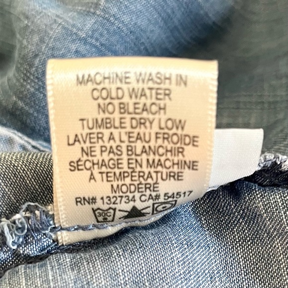 *SOLD* Anthropologie Cloth & Stone Split Back Chambray Button Down - Picture 10 of 10